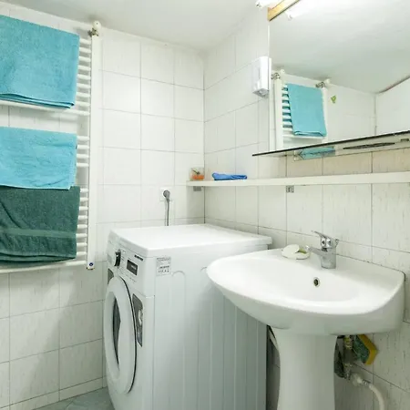 Daire Cosy Flat Helexpo In Old *