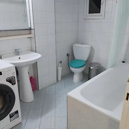 Cosy Flat Helexpo In Old Selanik